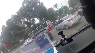 mototaxi en javier prado en hora punta